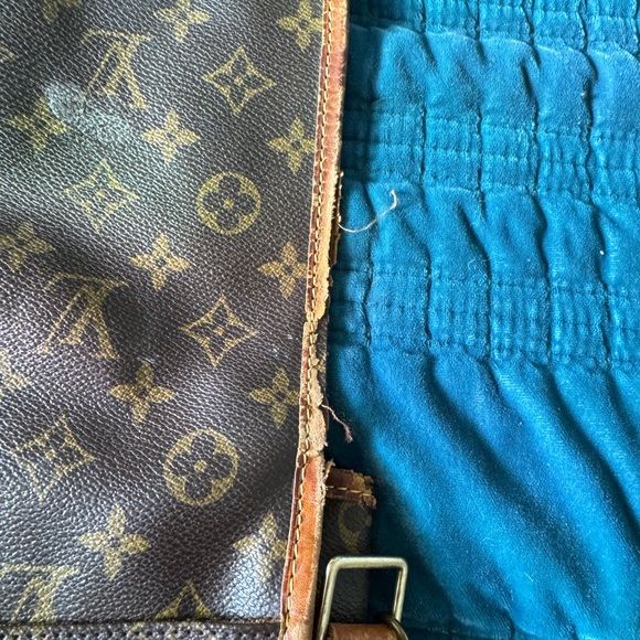 Authentic Louis Vuitton - Picture 6 of 11